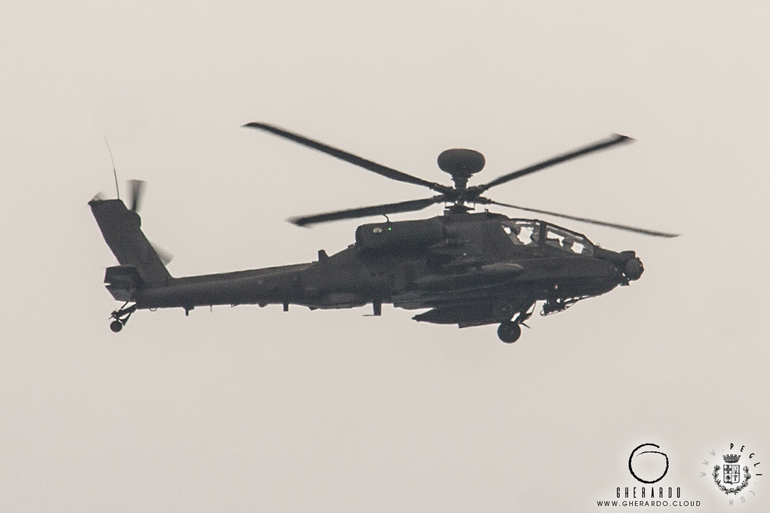 elicottero Apache su Peglii